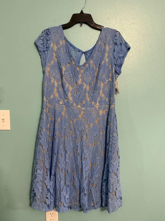 Lace Overlay Cap-Sleeve Dress in Light Blue - Picture 1 of 3